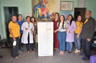 notícia: Banco de Leite ganha freezer para armazenar leite humano doado na unidade