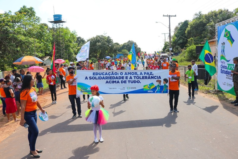 notícia: Estudantes das comunidades da Pedreira e Pacuí participam do Desfile Cívico Estudantil 2022