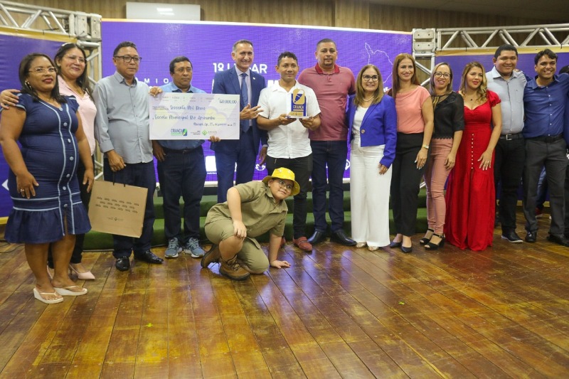 notícia: Prêmio Criança Alfabetizada: Escola de Mazagão conquista o 1º lugar no Amapá