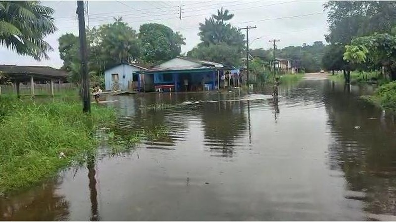 notícia: Governo do Amapá monitora alagamentos e prepara ações humanitárias e de defesa social em Ferreira Gomes