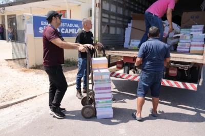 notícia: Governo do Amapá já distribuiu mais de 5 mil livros didáticos para escolas rurais de Macapá e Santana