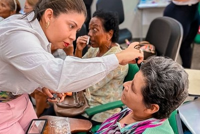 notícia: Governo do Amapá promove ação de autocuidado e lazer para mulheres da terceira idade em Macapá