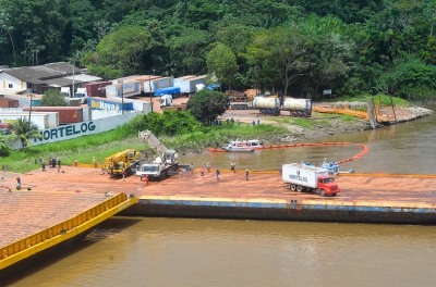 notícia: Bombeiros resgatam segunda vítima de naufrágio no Rio Matapi, no AP