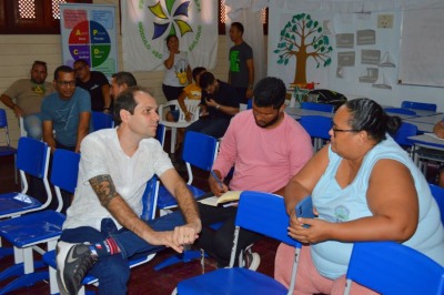 notícia: Governo do Amapá reúne comunidade para dialogar sobre projeto da nova Escola Bosque do Bailique