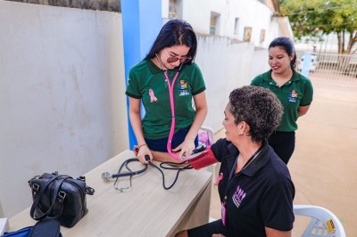 notícia: Outubro Rosa: Governo do Amapá alcança mais de 160 mulheres de Oiapoque com ações de saúde, bem-estar e cidadania