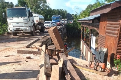 notícia: Setrap realiza manutenção preventiva na ponte sobre o rio Anauerapucu, em Santana