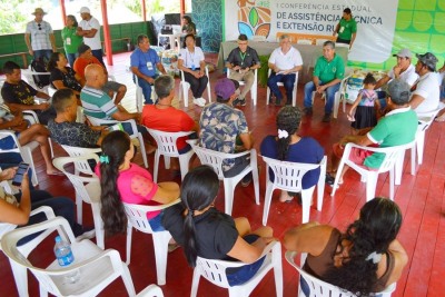 notícia: Governo do Amapá debate com produtores do Bailique programas sustentáveis para agricultura familiar na região