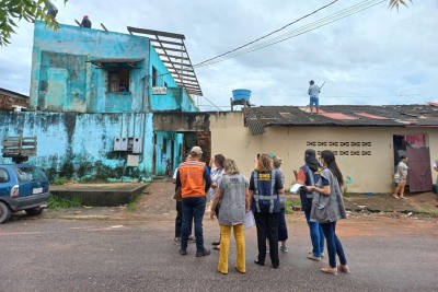 notícia: Governo do Amapá leva assistência emergencial às famílias atingidas por temporal, em Macapá