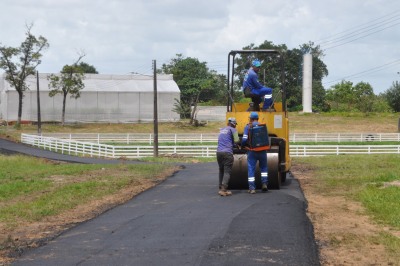 notícia: Governo conclui pavimentação asfáltica no entorno do novo campus da Ueap, em Amapá