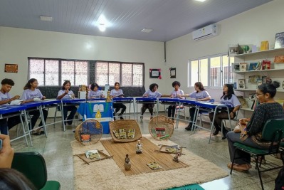 notícia: Alunos da Escola Estadual Tiradentes produzem livro e documentário sobre direito das mulheres