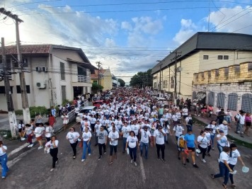 notícia: Mais de 1,5 mil pessoas participam da 2ª Marcha de Enfrentamento ao Trabalho infantil, promovida pelo Governo do Amapá