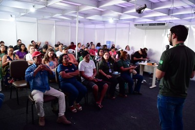 notícia: 52ª Expofeira do Amapá: Governo do Estado orienta produtores sobre manejo e criação da casa de farinha