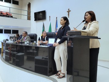 notícia: Governo do Amapá participa de sessão legislativa sobre políticas públicas de defesa dos animais em Santana