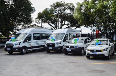notícia: Governo do Amapá entrega novos veículos para ampliar ações itinerantes do Super Fácil