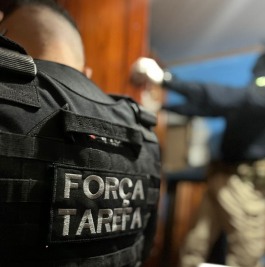 notícia: Força-Tarefa da Segurança Pública desarticula grupo criminoso que vendia drogas e armas por aplicativo, em Macapá