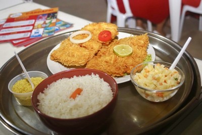 notícia: Do peixe frito ao hambúrguer regional: confira os pratos que fazem sucesso entre os visitantes da 52ª Expofeira do Amapá