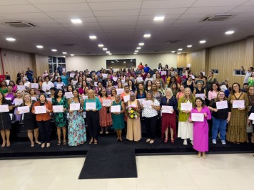 notícia: Governo do Amapá homenageia mais de 180 mulheres da educação que inspiram