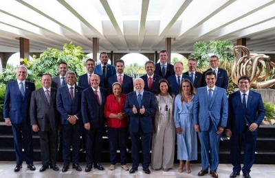 notícia:  Governador celebra retomada do Pacto Federativo e apresenta projetos para o desenvolvimento do Amapá durante reunião com o presidente Lula