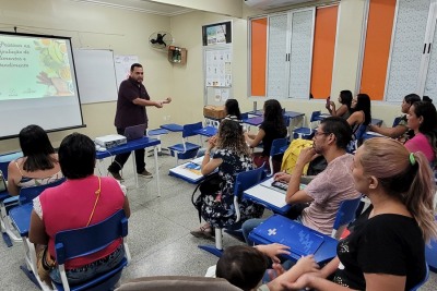 notícia: Governo do Estado promove cursos profissionalizantes para moradores de conjuntos habitacionais de Macapá