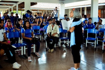 notícia: 2° Festival Literário de Macapá reúne artistas e estudantes de escola estadual em evento de contação de histórias e poesias