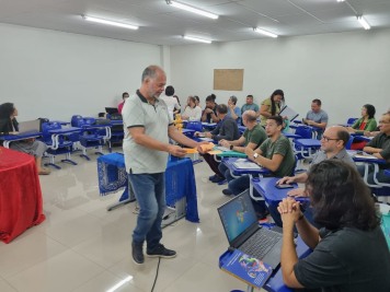 notícia: Governo do Amapá capacita instituições interessadas em participar do programa 'Praças da Ciência'