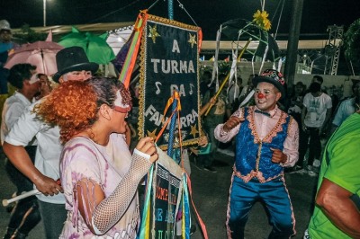 notícia: Cortejo artístico celebra elementos da cultura amapaense na primeira noite da 52ª Expofeira 