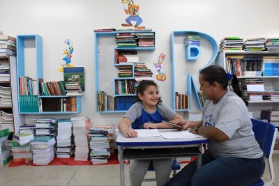 notícia: 'Estimula o conhecimento e a curiosidade das crianças', diz professora sobre a prova que avalia alfabetização dos alunos