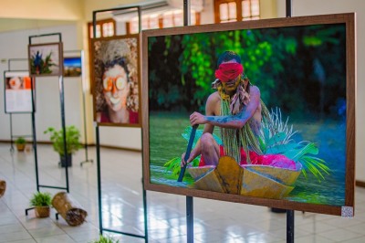 notícia: Exposição ‘Tecno Barca Bailique’ conta história e cultura de comunidades ribeirinhas na Casa do Artesão