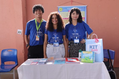 notícia: Kit Delas: alunos de escola estadual idealizam projeto de distribuição gratuita de absorventes para estudantes 