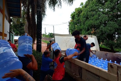 notícia: Governo do Estado envia 20 mil litros de água potável para moradores das zonas rurais do município de Amapá 