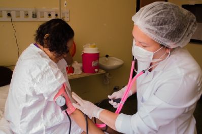 notícia: Governo do Amapá paga auxílio jaleco para mais de 7 mil profissionais da saúde a partir de 30 de julho