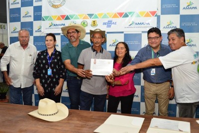 notícia: Governo do Estado entrega certificados de qualidade sanitária a produtores rurais durante a 52ª Expofeira do Amapá