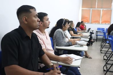 notícia: Governo do Amapá capacita professores e pesquisadores sobre captação de recursos públicos para projetos científicos 