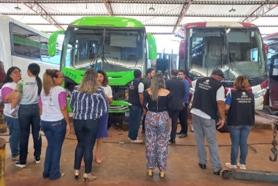 notícia: Junho Violeta: Governo do Amapá orienta empresas de transporte coletivo sobre direitos dos idosos