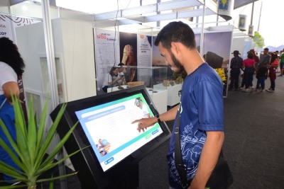 notícia: Interatividade faz visitante mergulhar na história da arqueologia do Amapá durante a 52ª Expofeira