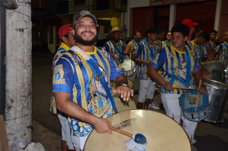 Abertura da programação ?Na Levada do Samba? <div class='credito_fotos'>Foto: Jhon Martins   |   <a href='/midias/2024/originais/15627_c7dfd4c3-93ac-c91d-0732-3bcaf7a67184.jpg' download><i class='fa-solid fa-download'></i> Download</a></div>