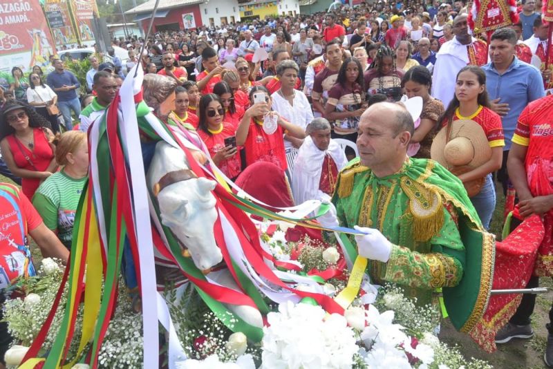 Missa celebra a fé do povo de Mazagão Velho no Dia de São Tiago.

Em 2024, festividade completa 247 anos de tradição e recebe apoio do Governo do Amapá. <div class='credito_fotos'>Foto: Maksuel Martins   |   <a href='/midias/2024/originais/15645_26009659-31a1-5c83-a126-b2553624a337.jpg' download><i class='fa-solid fa-download'></i> Download</a></div>