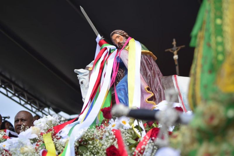 Missa celebra a fé do povo de Mazagão Velho no Dia de São Tiago.

Em 2024, festividade completa 247 anos de tradição e recebe apoio do Governo do Amapá. <div class='credito_fotos'>Foto: Maksuel Martins   |   <a href='/midias/2024/originais/15645_4f99b8ed-bd3a-6e4c-b570-cd140e0c3a38.jpg' download><i class='fa-solid fa-download'></i> Download</a></div>