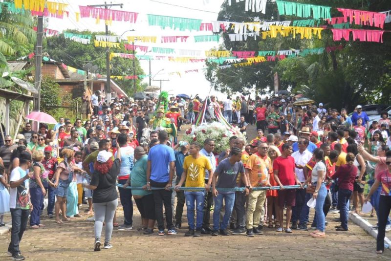 Missa celebra a fé do povo de Mazagão Velho no Dia de São Tiago.

Em 2024, festividade completa 247 anos de tradição e recebe apoio do Governo do Amapá. <div class='credito_fotos'>Foto: Maksuel Martins   |   <a href='/midias/2024/originais/15645_8235c480-dfd7-eb7e-3c5e-c43be0e8c44b.jpg' download><i class='fa-solid fa-download'></i> Download</a></div>