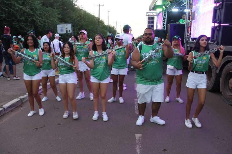 Bateria fez a festa dos foliões em Santana