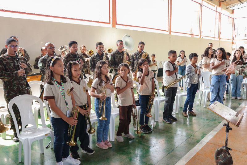 Lançamento contou com apresentações musicais dos estudantes