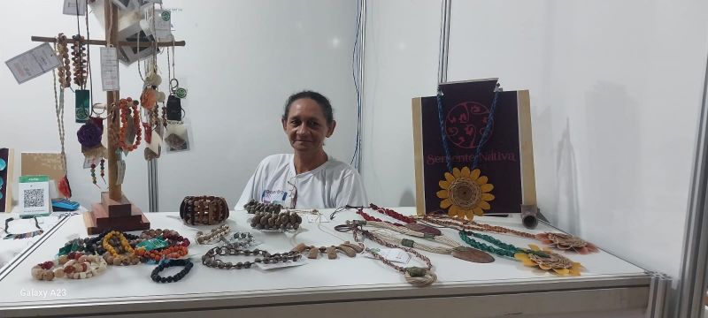 A artesã foi uma das beneficiadas com o fomento do Governo