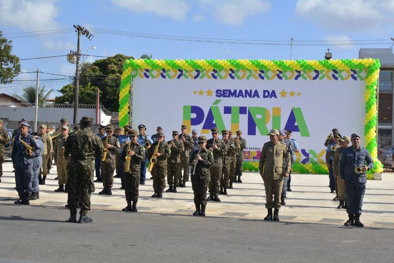 Com banda mista, canções foram entoadas por membros da Polícia Militar, Bombeiro Militar, Exército Brasileiro e Guarda de Macapá