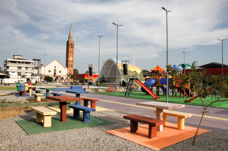 Histórica, Praça Cívica de Santana foi reinaugurada