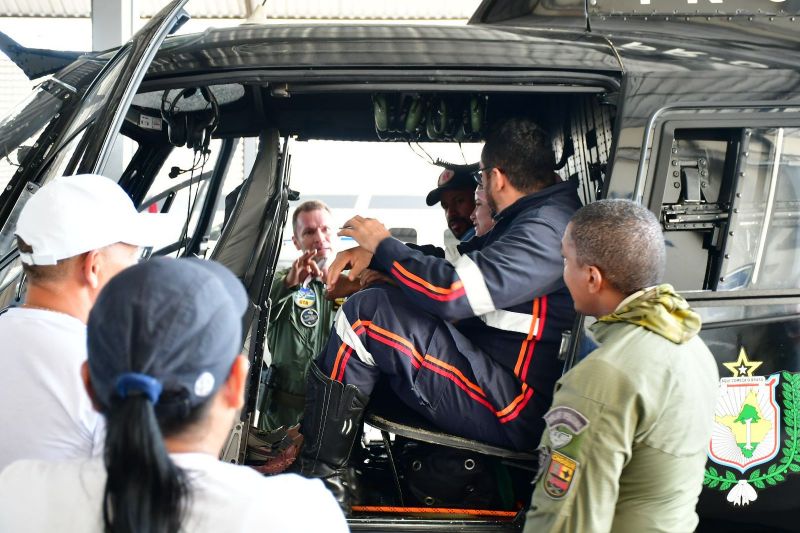 Participantes puderam conhecer de perto as aeronaves 