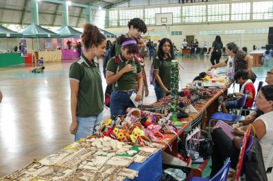 notícia: Com apoio do Governo do Amapá, Centro de Educação Profissional Josinete Barroso promove feira de empreendedorismo estudantil