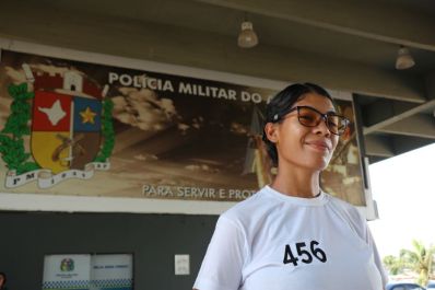 notícia: ‘Quero transformar a vida de outras mulheres’, conta futura policial ao doar cabelo para pacientes oncológicos