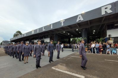 notícia: Governo do Amapá promove 61 PMs e homenageia civis e militares, fortalecendo a política de segurança pública no estado