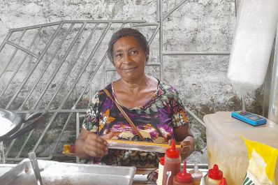 notícia: 'É uma chance para aumentar os ganhos com alegria', comenta empreendedora sobre carnaval no Sambódromo de Macapá