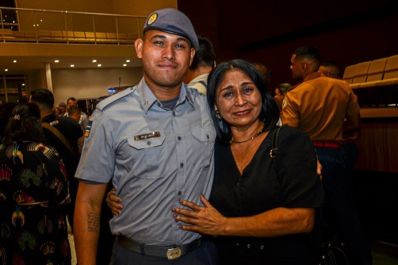 notícia: ‘É o momento de agradecer por tudo que passamos’, diz formando da Polícia Militar em culto ecumênico